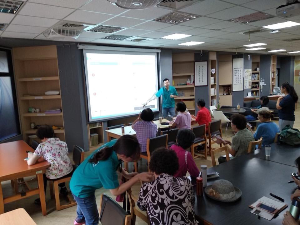 智樂活銀髮熟齡長者手機教學活動現場照片20180524