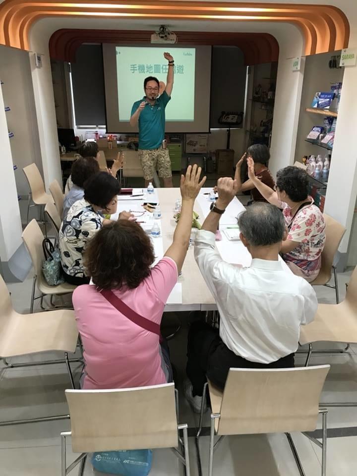 智樂活銀髮熟齡長者手機教學活動現場照片20180528