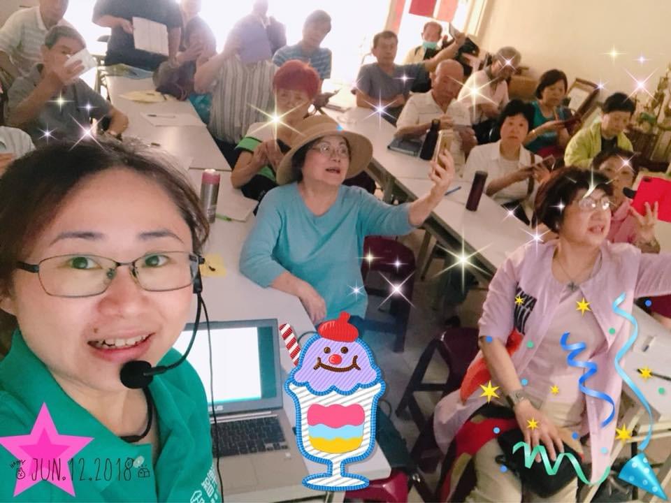 智樂活銀髮熟齡長者手機教學活動現場照片20180612