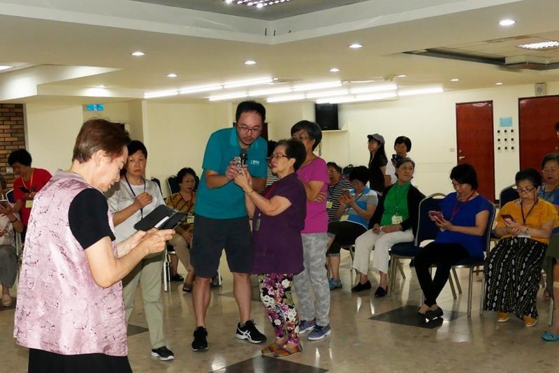 智樂活銀髮熟齡長者手機教學活動現場照片20180606