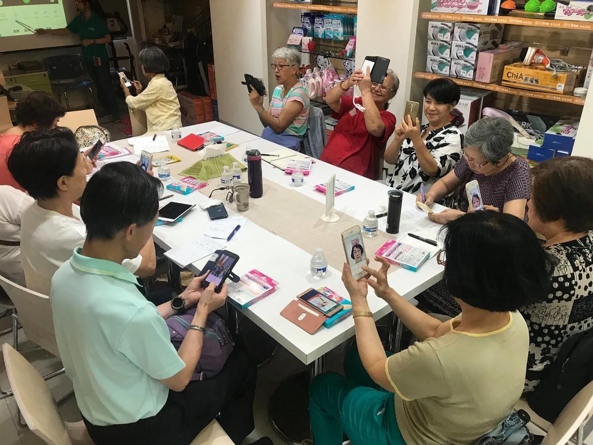 智樂活銀髮熟齡長者手機教學活動現場照片20180709