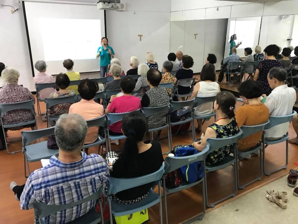 智樂活銀髮熟齡長者手機教學活動現場照片20180730