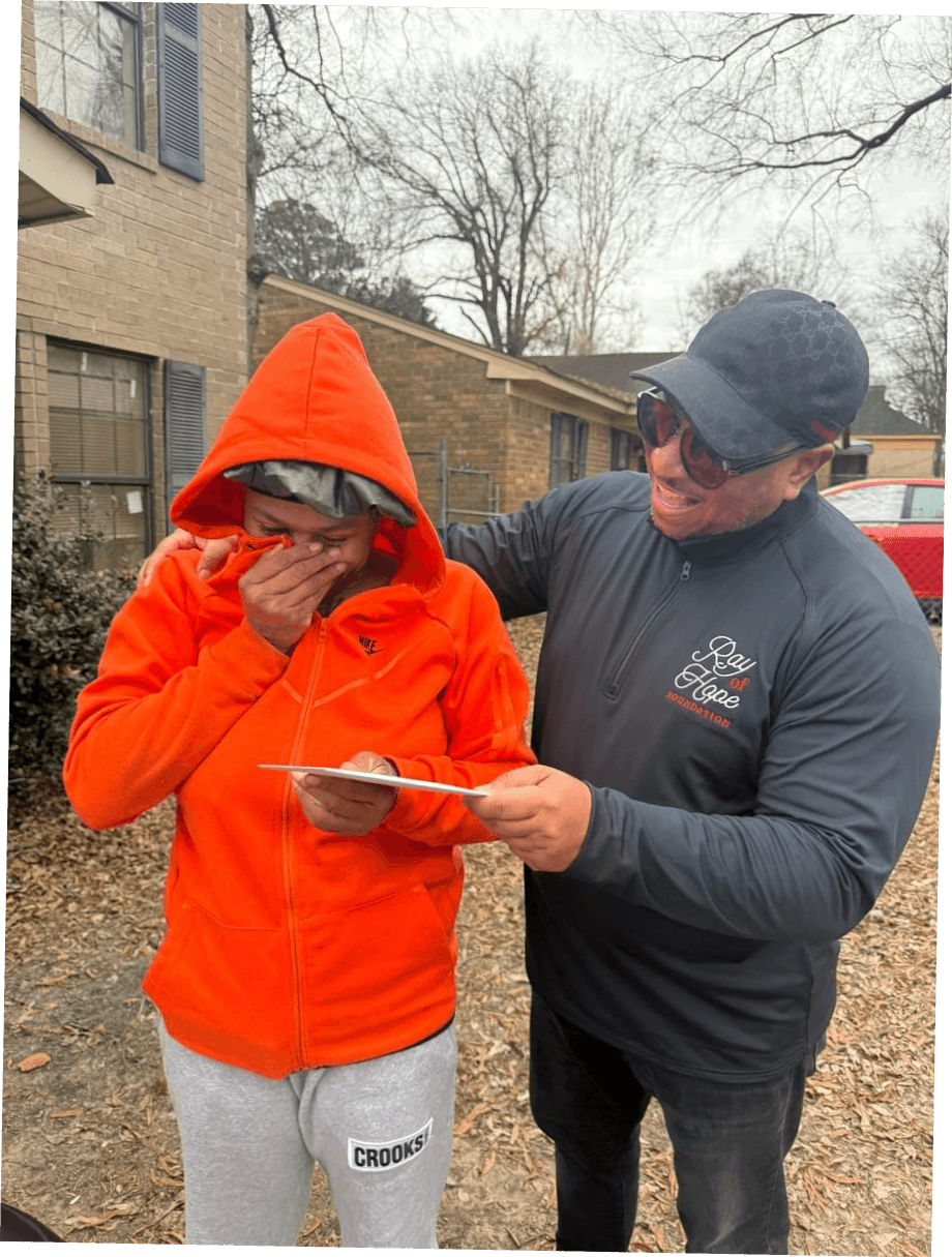 Become a Part of Our Mission to Uplift Families Join Us in Spreading Joy The Ray of Hope Foundation is dedicated to supporting children and families in under-resourced communities. By providing financial gifts and essential items, we uplift and inspire those in need. This mission is personal to founder, Dr. Joris Ray, whose passion for giving back has brought hope and joy to countless families. This year, he invites you to join him in making the holiday season brighter for families in Memphis.