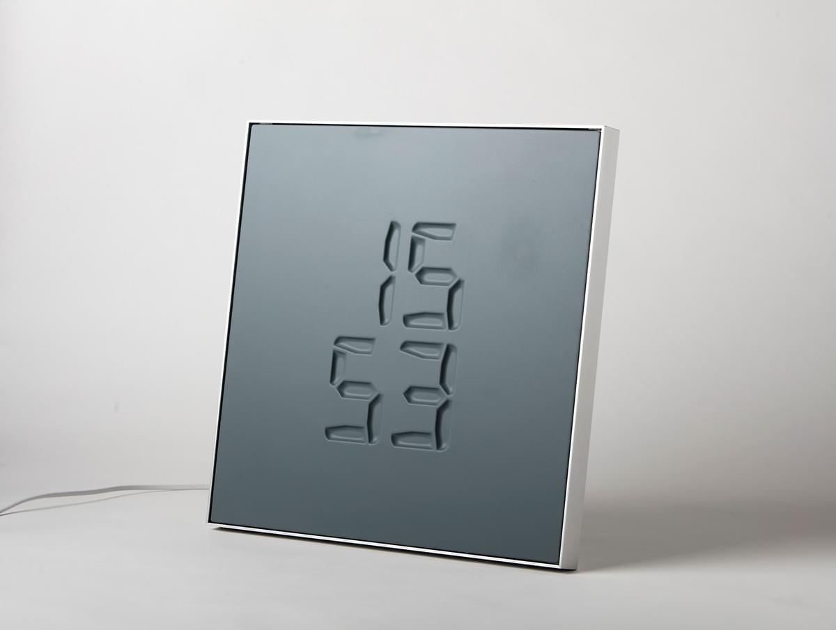 ETCH Clock with relaxed membran