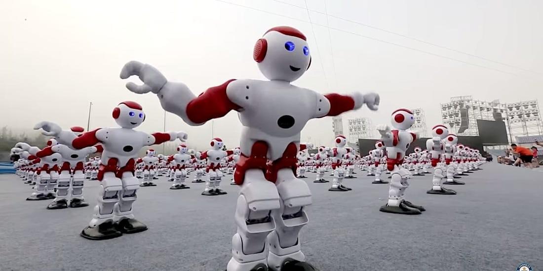 每日英語跟讀 Ep.894 About Japan Dancing robots replace fan...