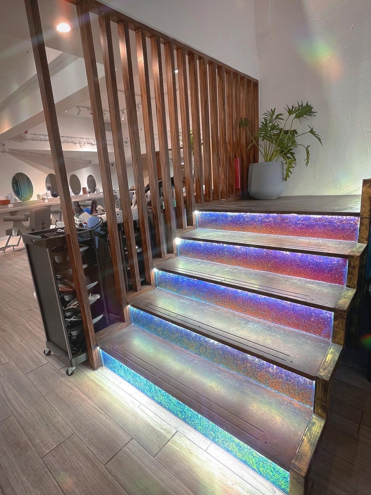 #莯洸美學MULIGHTHairStudio #新店大坪林複合式美學沙龍 #美甲 #美睫 #美髮 #美容美體 #半永久紋綉 #新娘秘書彩妝