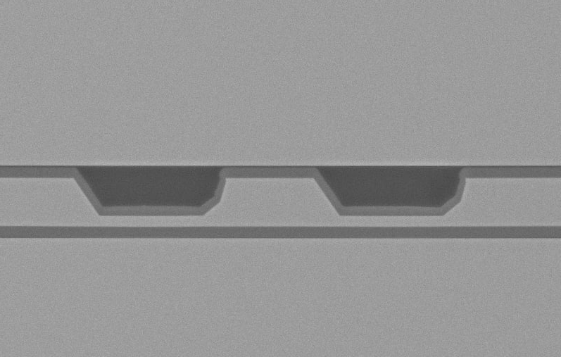 SEM image of PPLN ridge waveguide