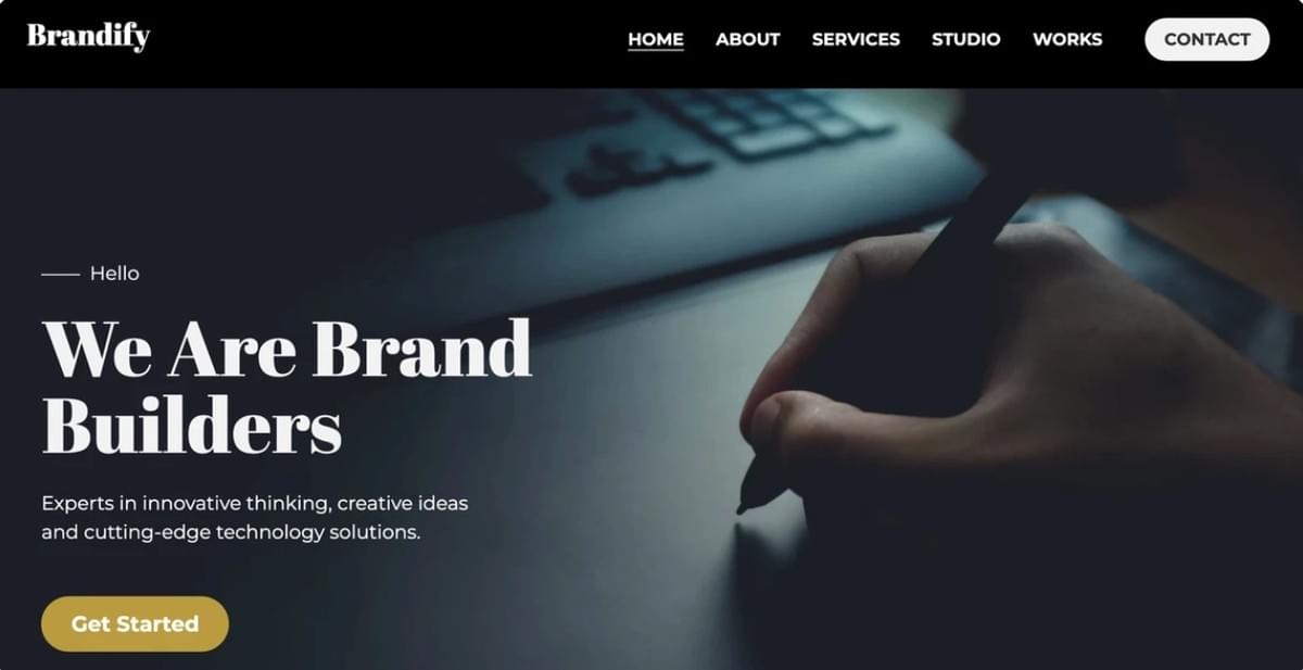 Modelo Brandify da Strikingly