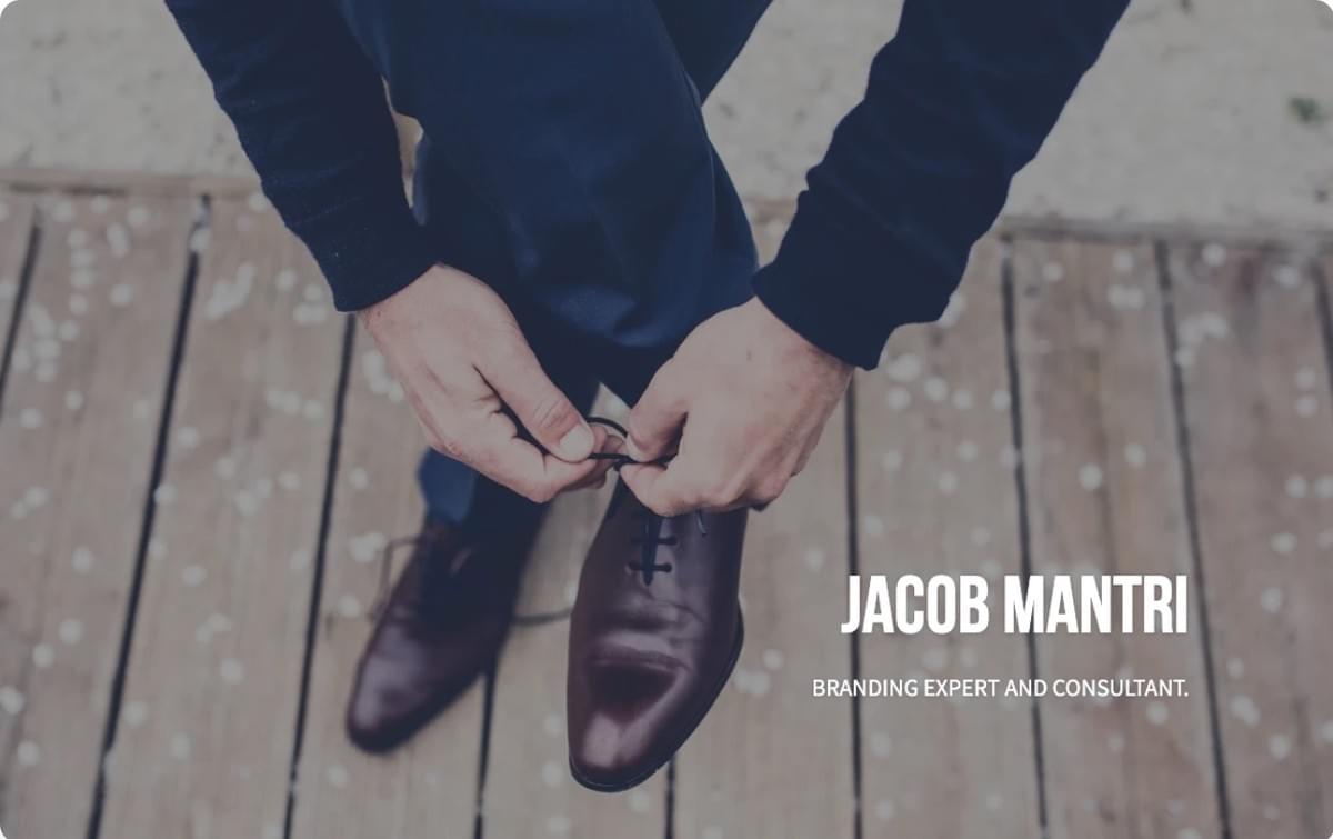 Template de Criadora Digital Jacob Mantri da Strikingly