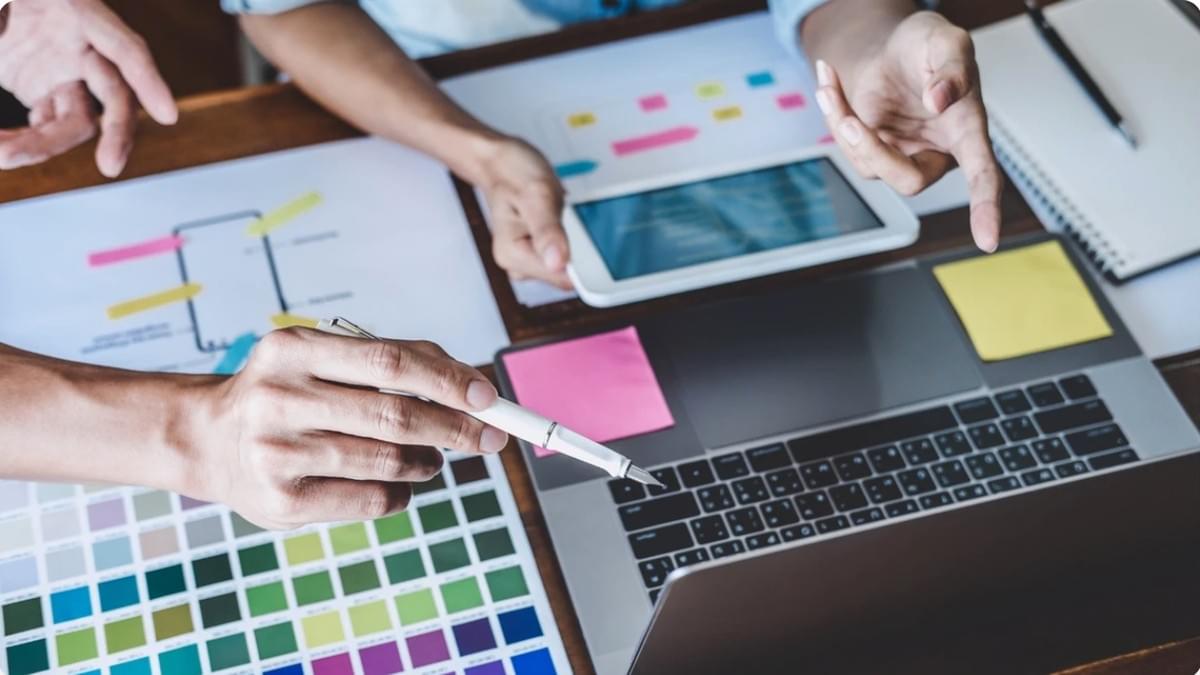 Websiteontwerpers aan het werk