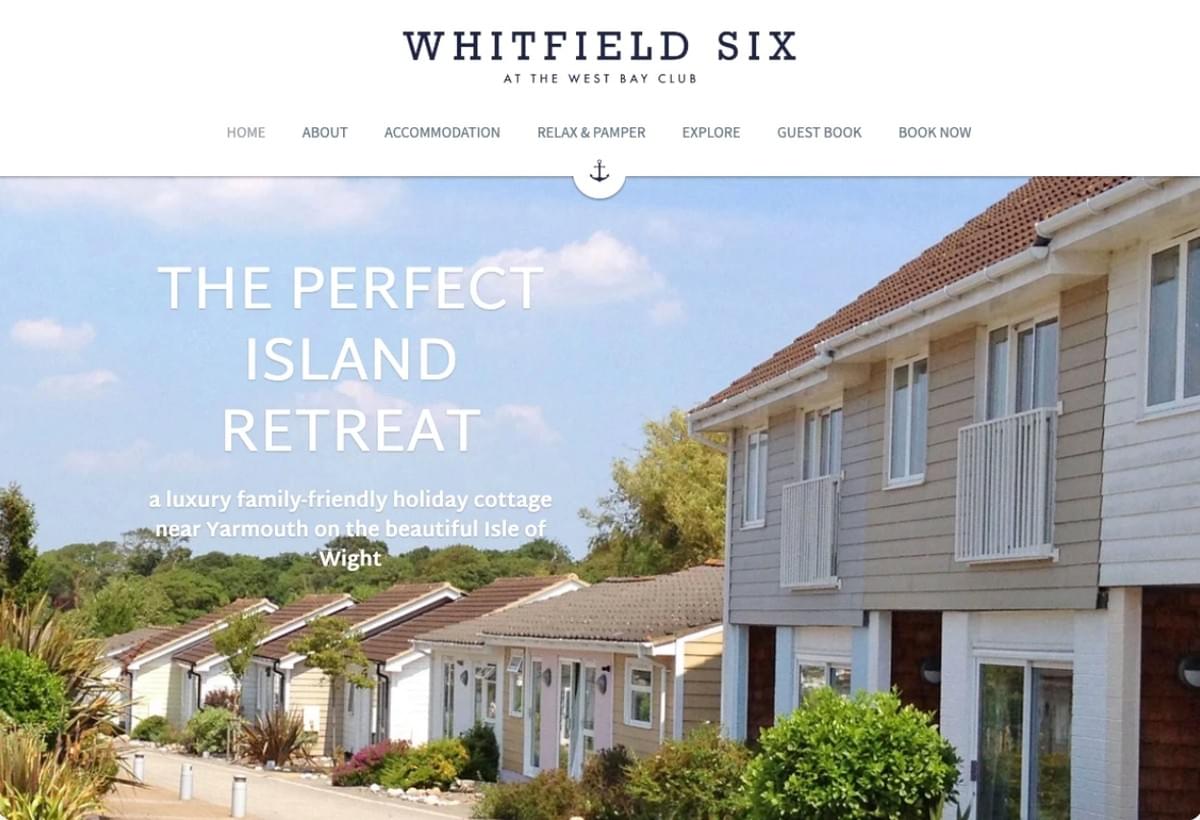 Design de Website de Hotel por uma Usuária Strikingly - Whitfield Six