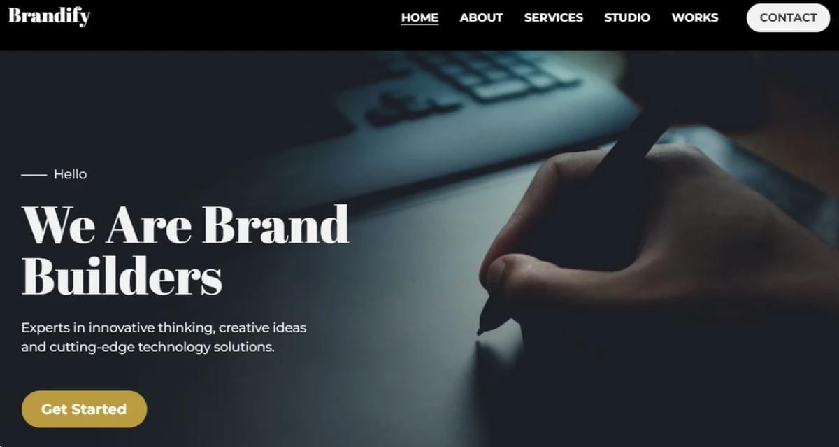Brandify Sjabloon van Strikingly