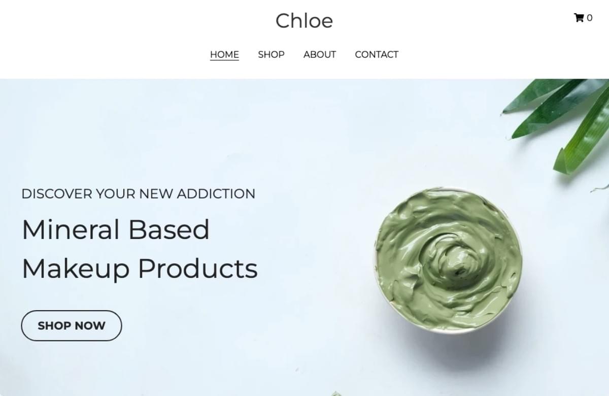 Modelo Chloe da Strikingly