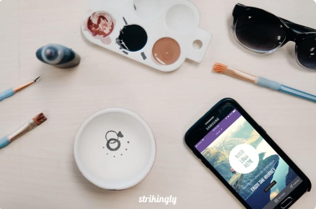 Site da Strikingly em um Dispositivo Móvel