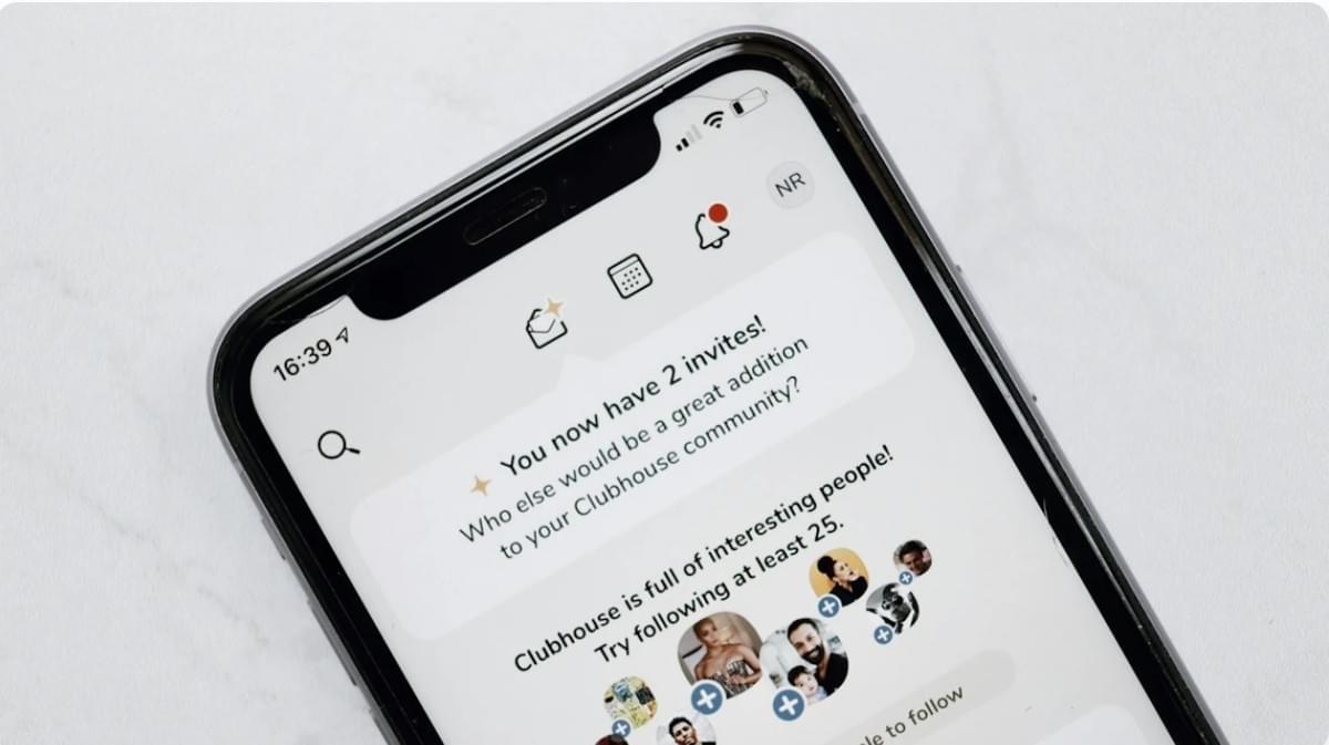 Klik, Verbind, Converteer: Navigeren in de Wereld van Interactieve Marketing