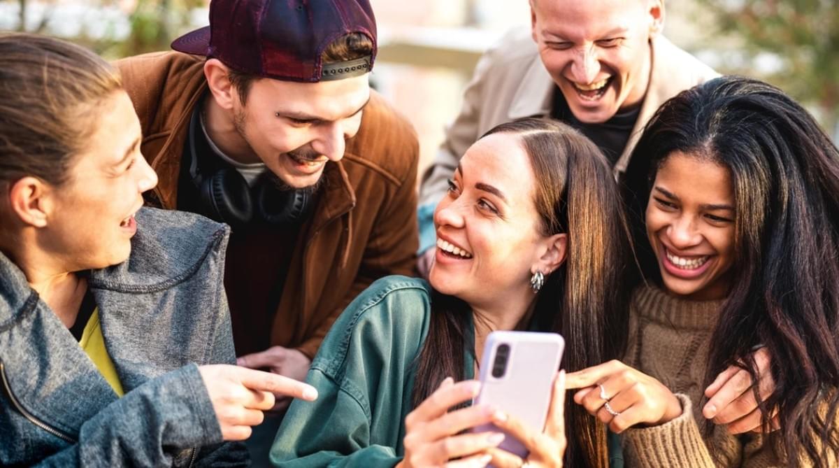 Além dos Outdoors: Por que o Marketing de Palavra de Boca Supera a Publicidade Tradicional