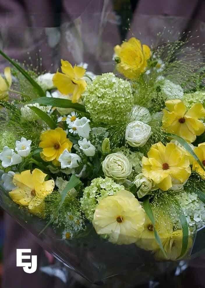 The Florist In Melbourne Sympathy flowers Mel Preserv...