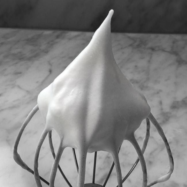 Whipped egg whites stage 4 - stiff peaks