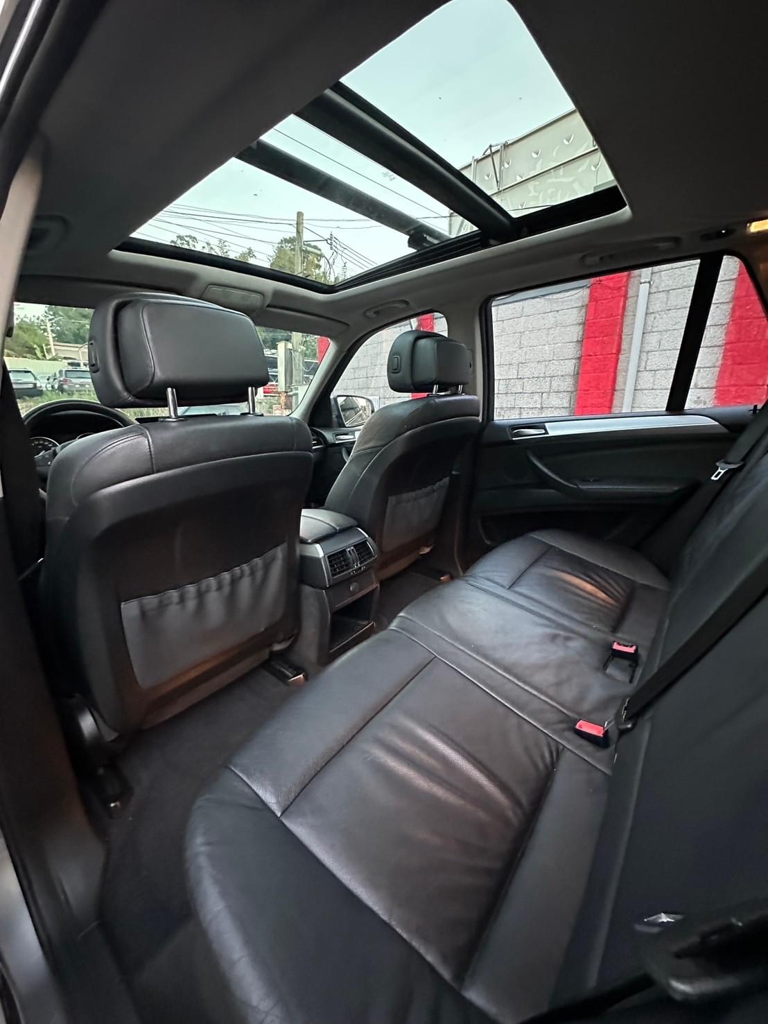 2010式 BMW X5 xDrive 30i