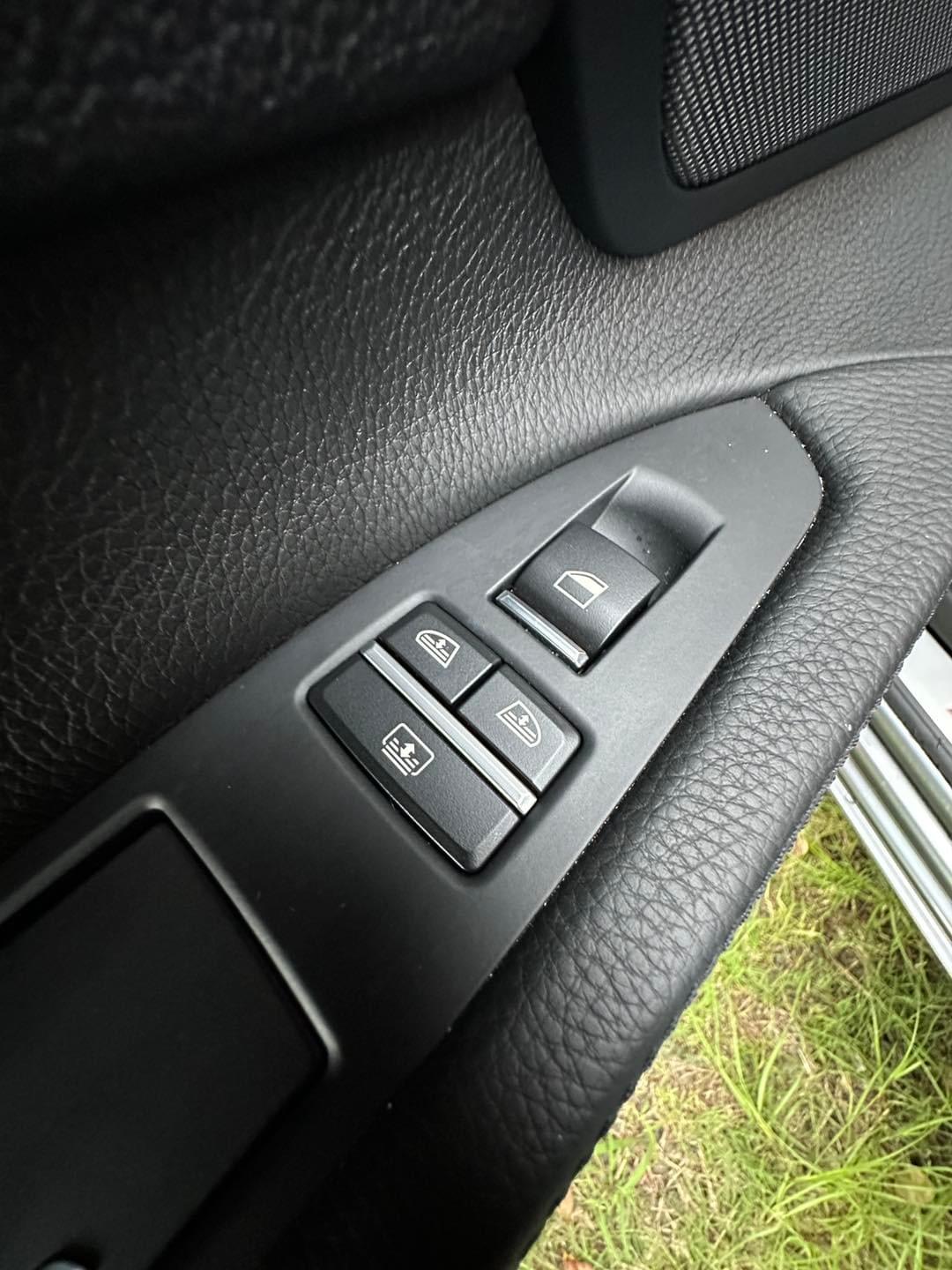 2011年 BMW 740Li 3.0L