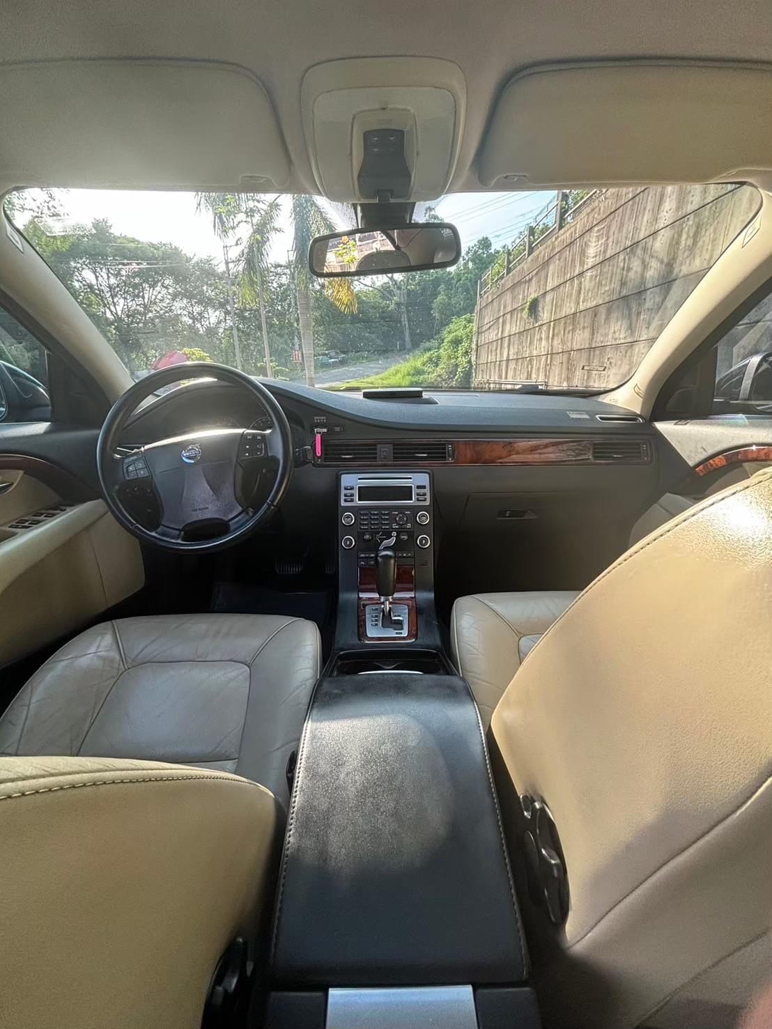 2007年 VOLVO S80 2.5T