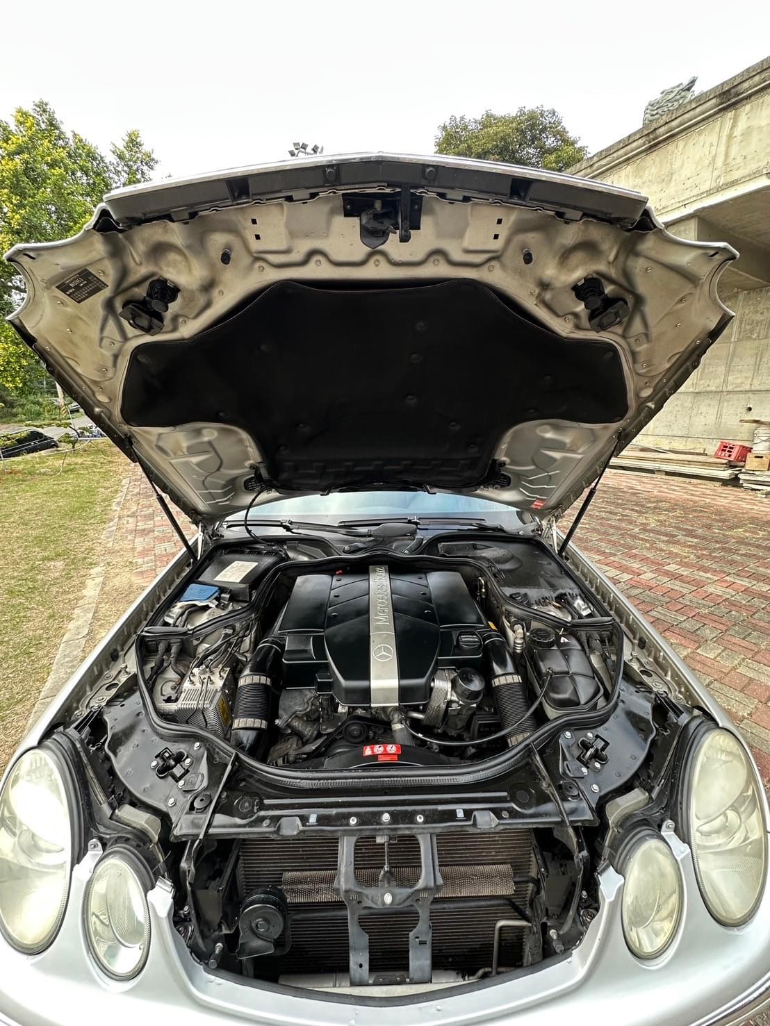 2005式 Mercedes-Benz W211 E240