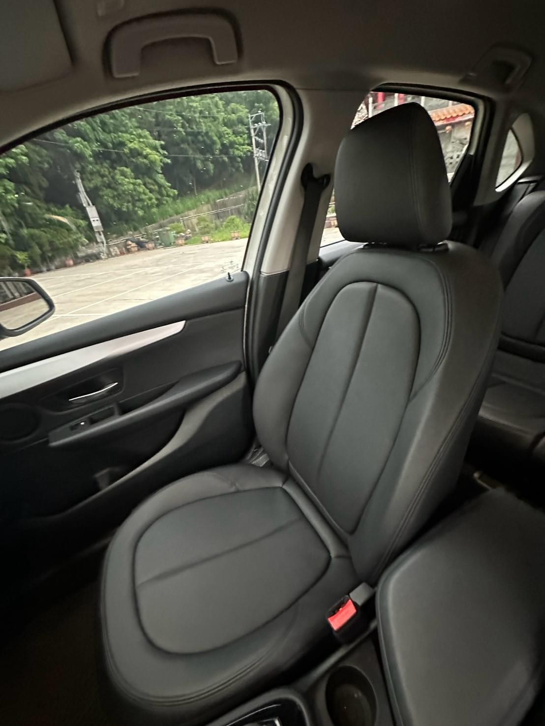 2018式 BMW 218i Active Tourer (F45)