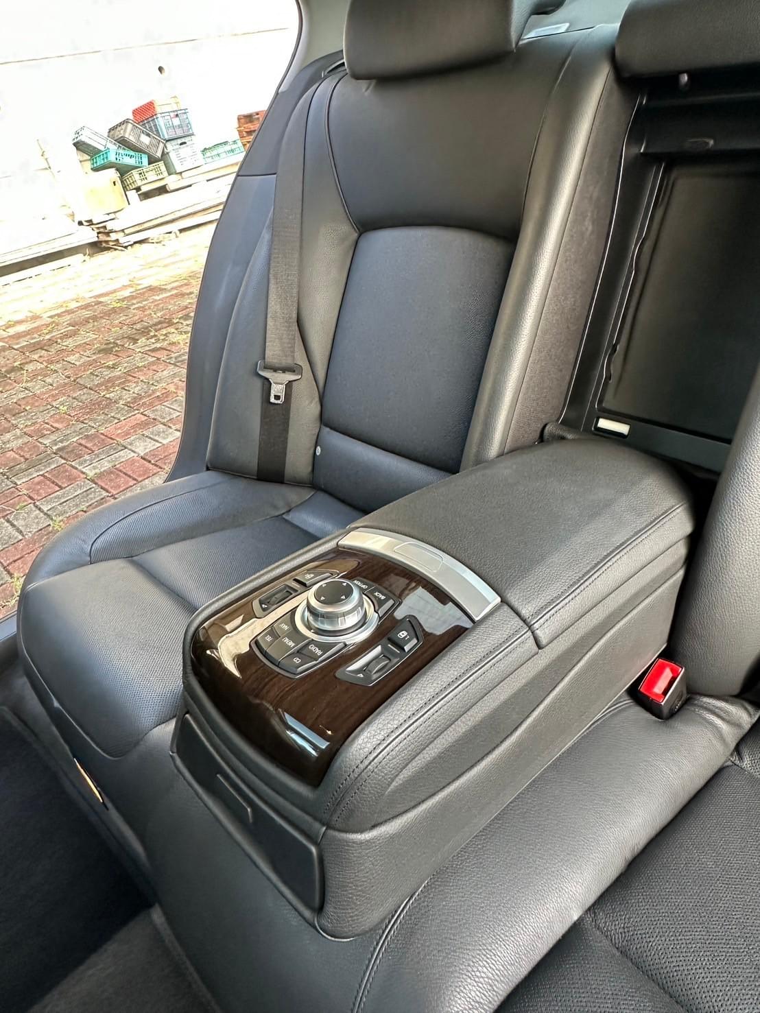 2010/06  BMW 740Li 3.0