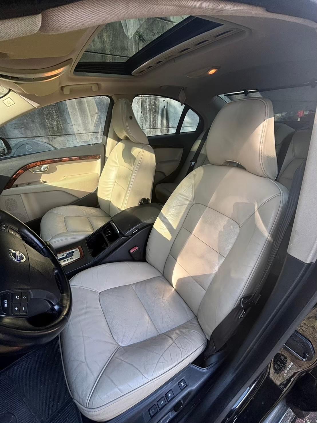 2007年 VOLVO S80 2.5T