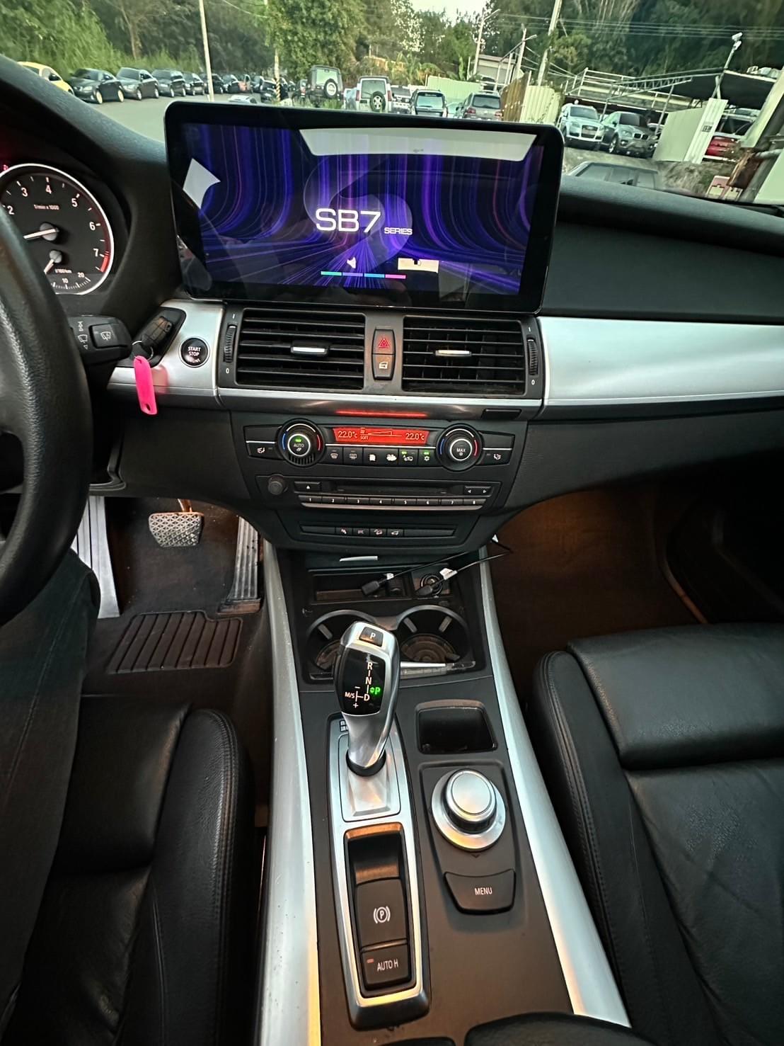 2010式 BMW X5 xDrive 30i