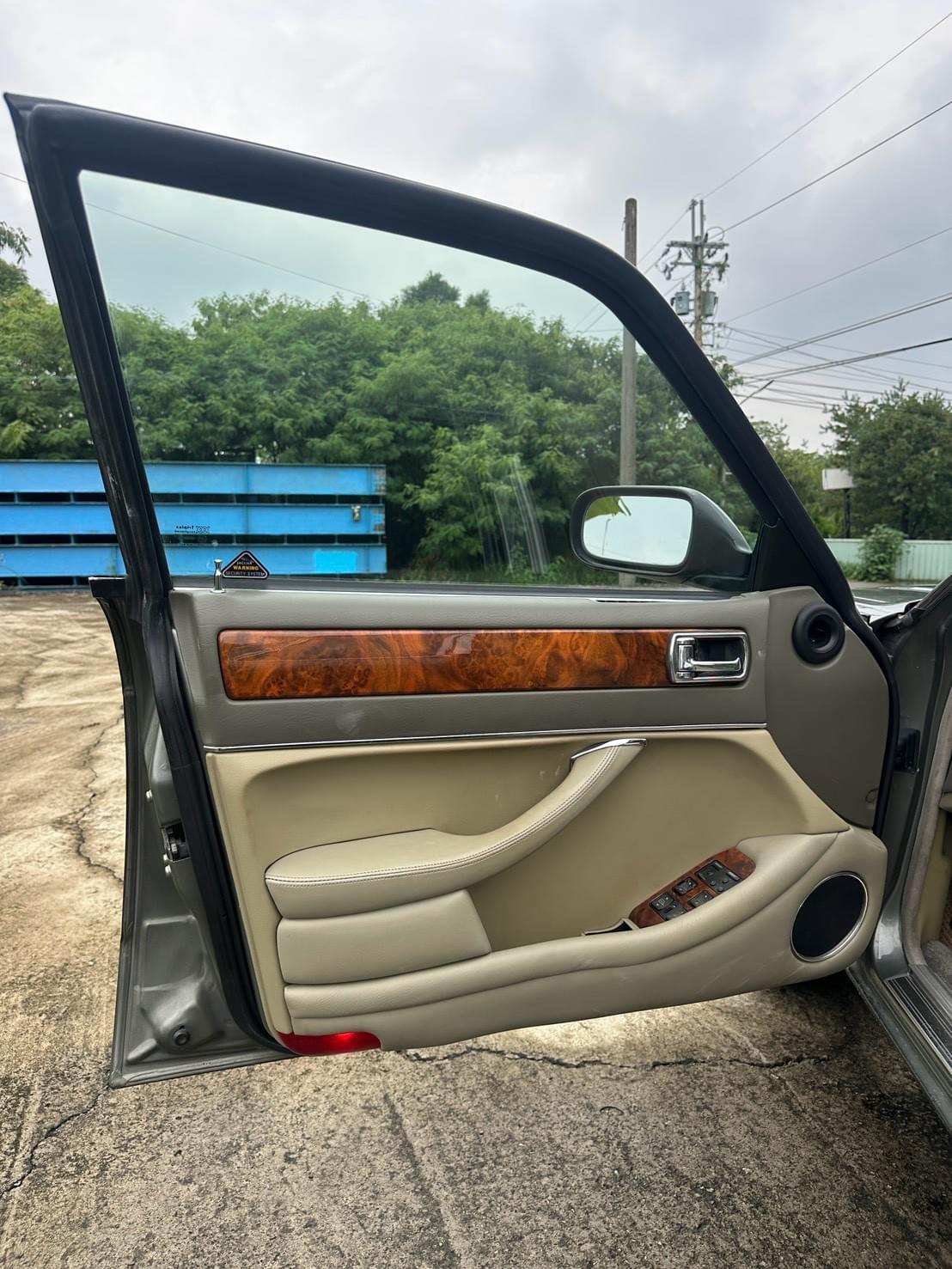 1995  Jaguar  XJ6 X300 
