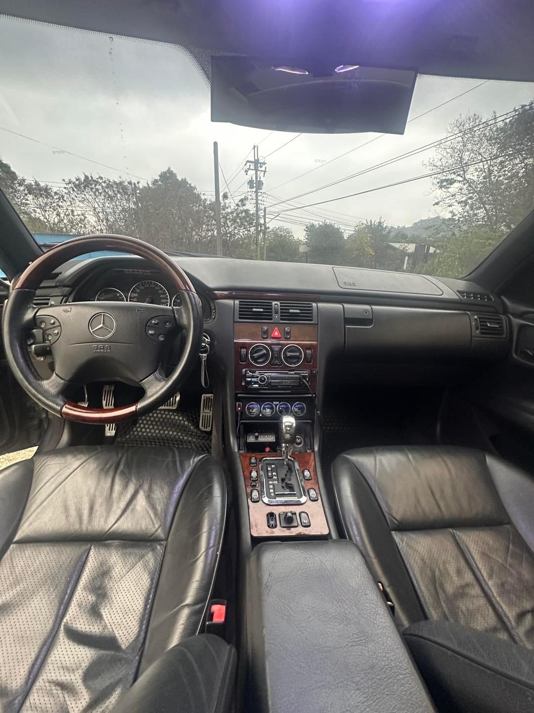 1998式 Mercedes-Benz E240 (W210)
