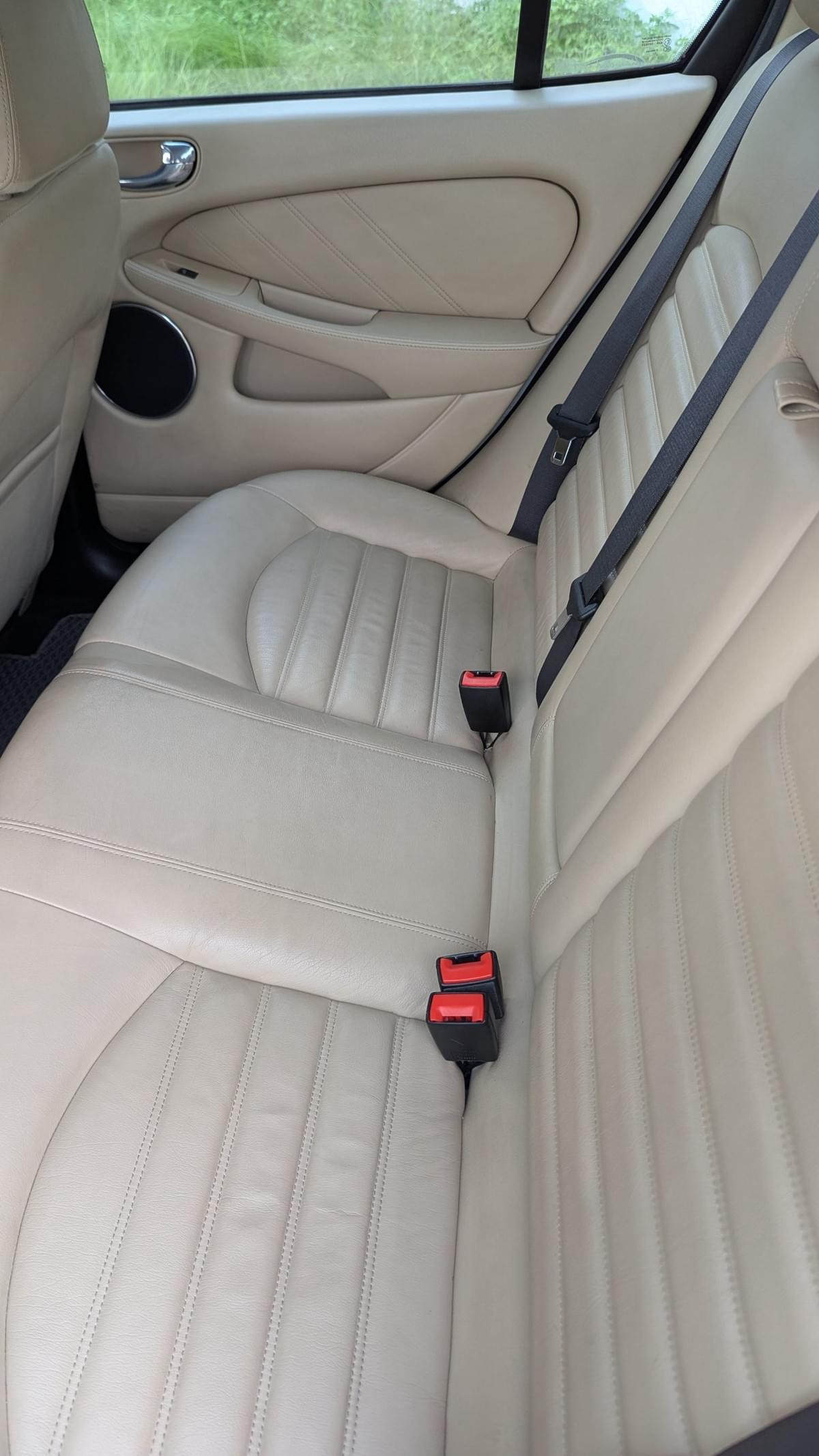 2010式 Jaguar X-Type 3.0 AWD