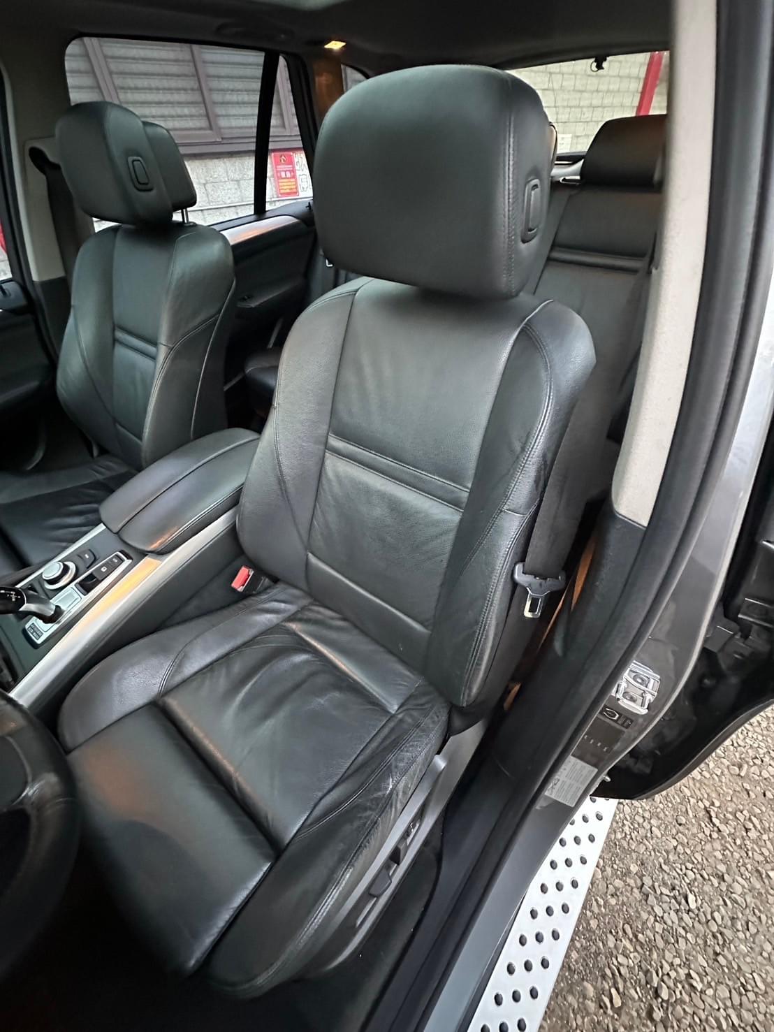 2010式 BMW X5 xDrive 30i