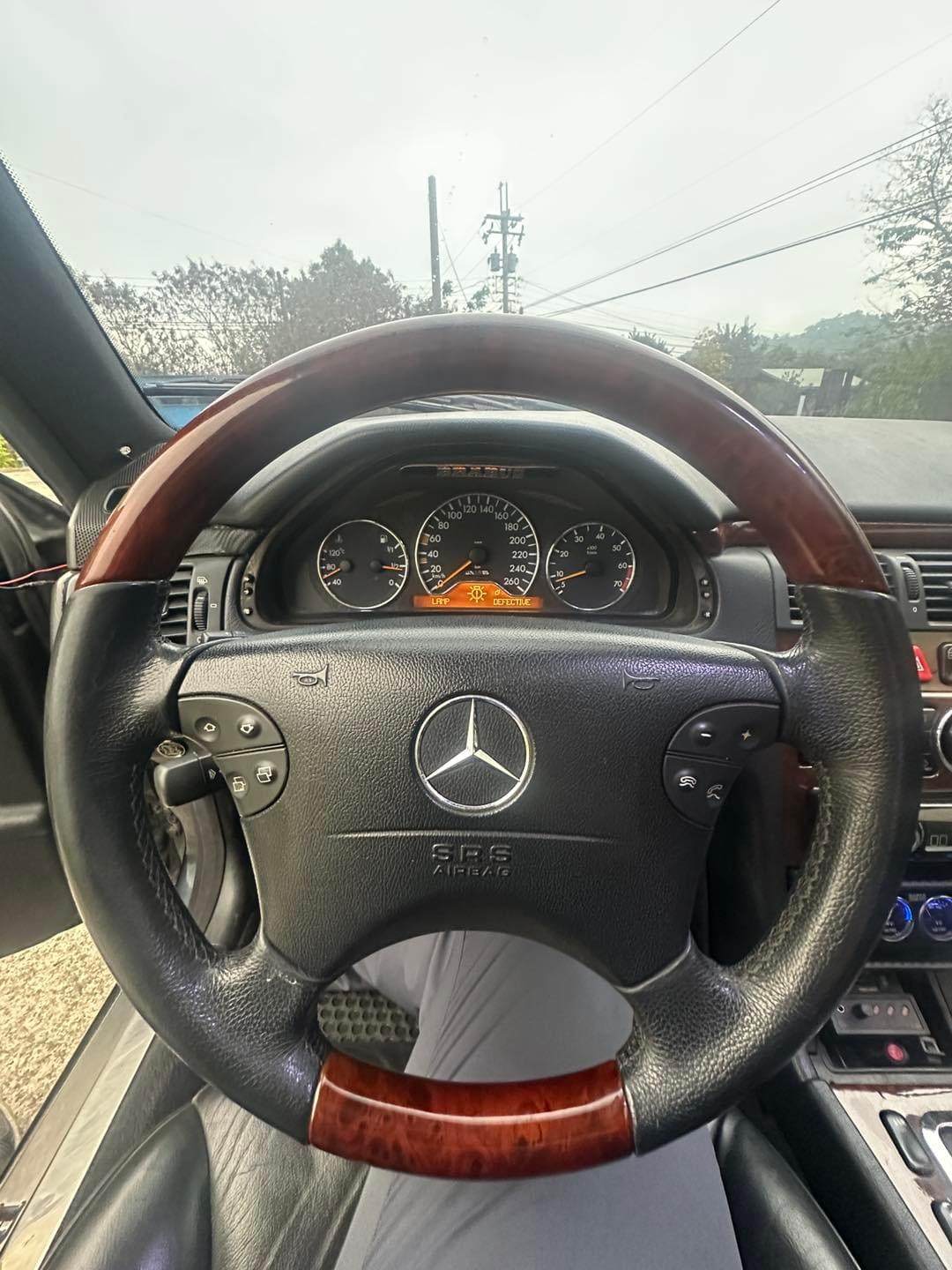 1998式 Mercedes-Benz E240 (W210)