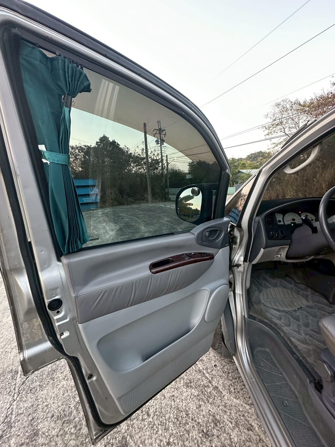 2000  Mitsubishi Space Gear 2.4短軸 7人座