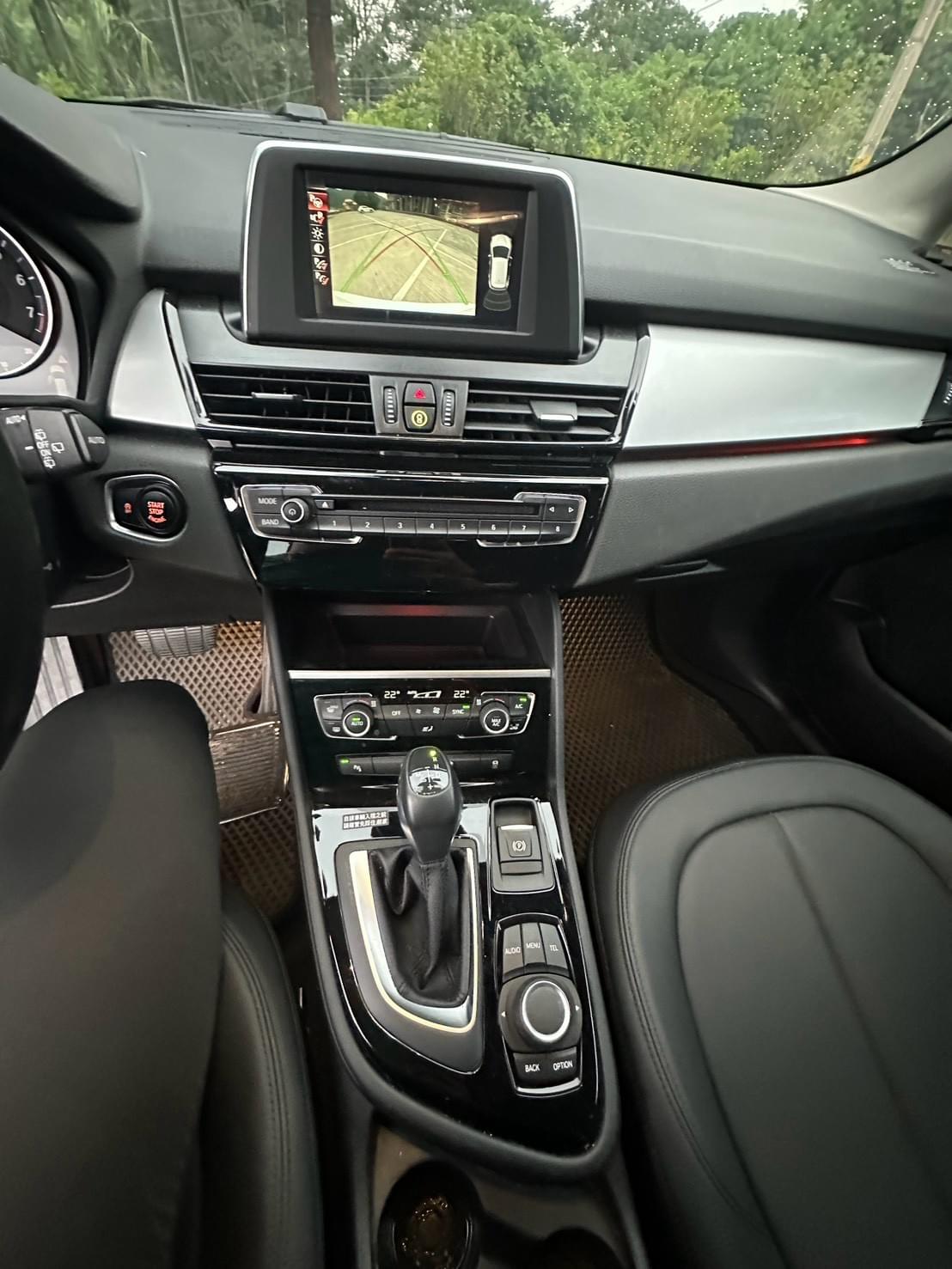 2018式 BMW 218i Active Tourer (F45)
