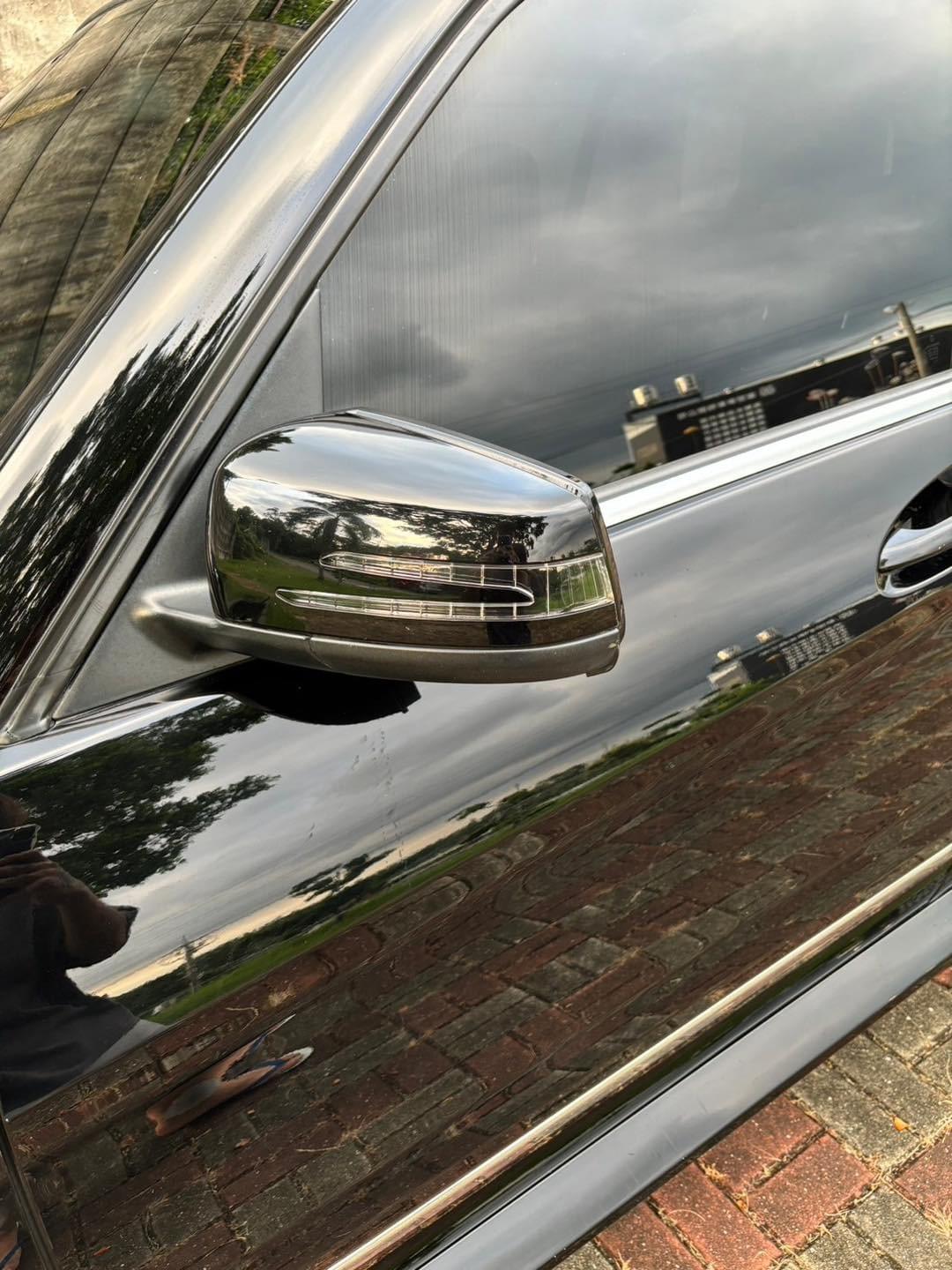 2010年出廠  Mercedes-Benz  GLK350 