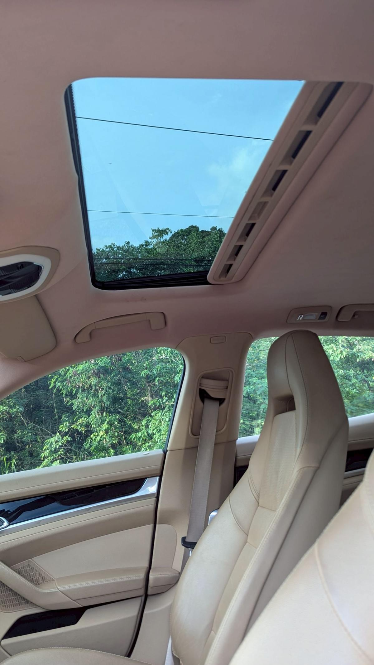 2011式 Porsche Panamera 3.6