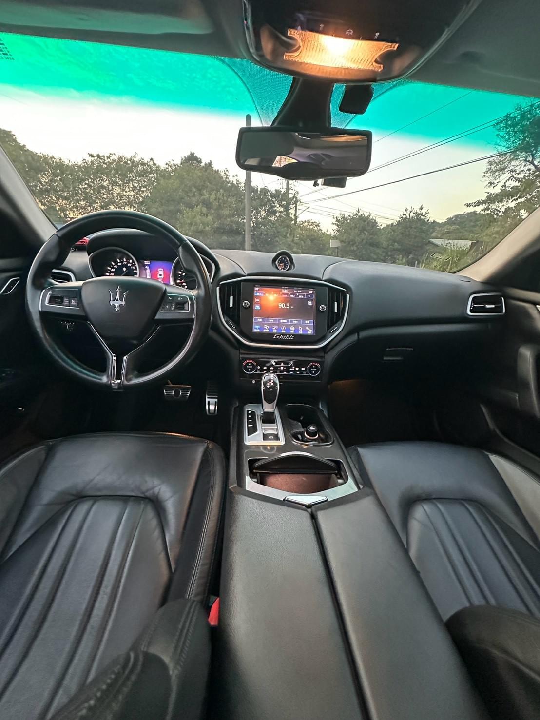2015 Maserati Ghibli 