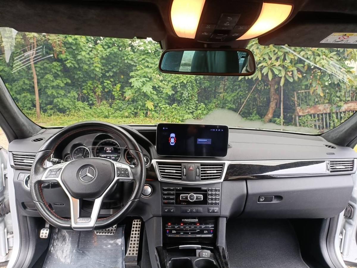 2013年式 Mercedes-Benz E350 BLUETEC Estate