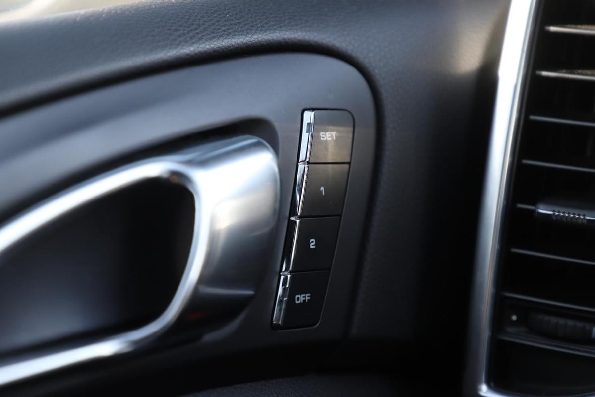 2011 Porsche Cayenne Tiptronic
