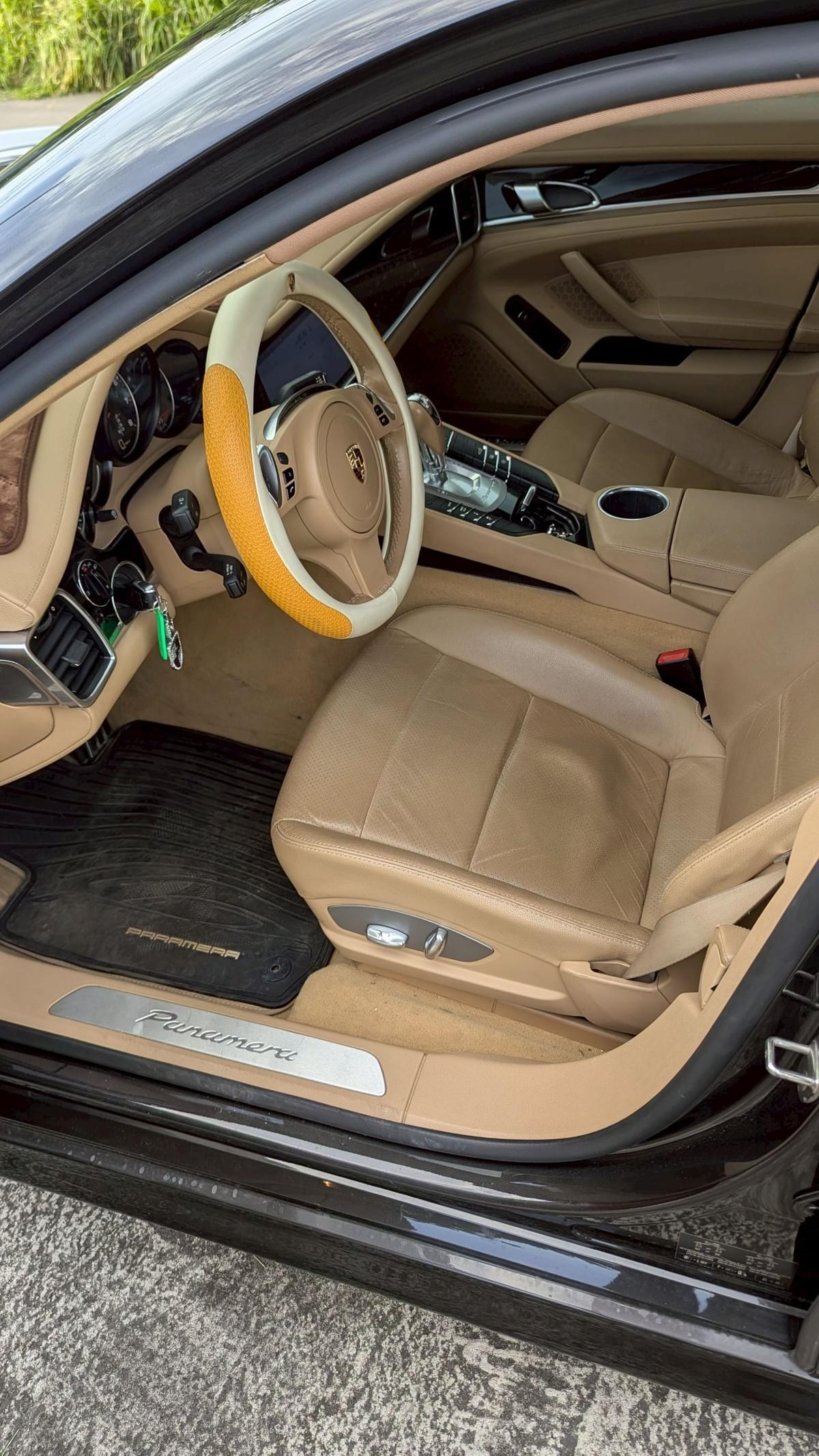 2011式 Porsche Panamera 3.6