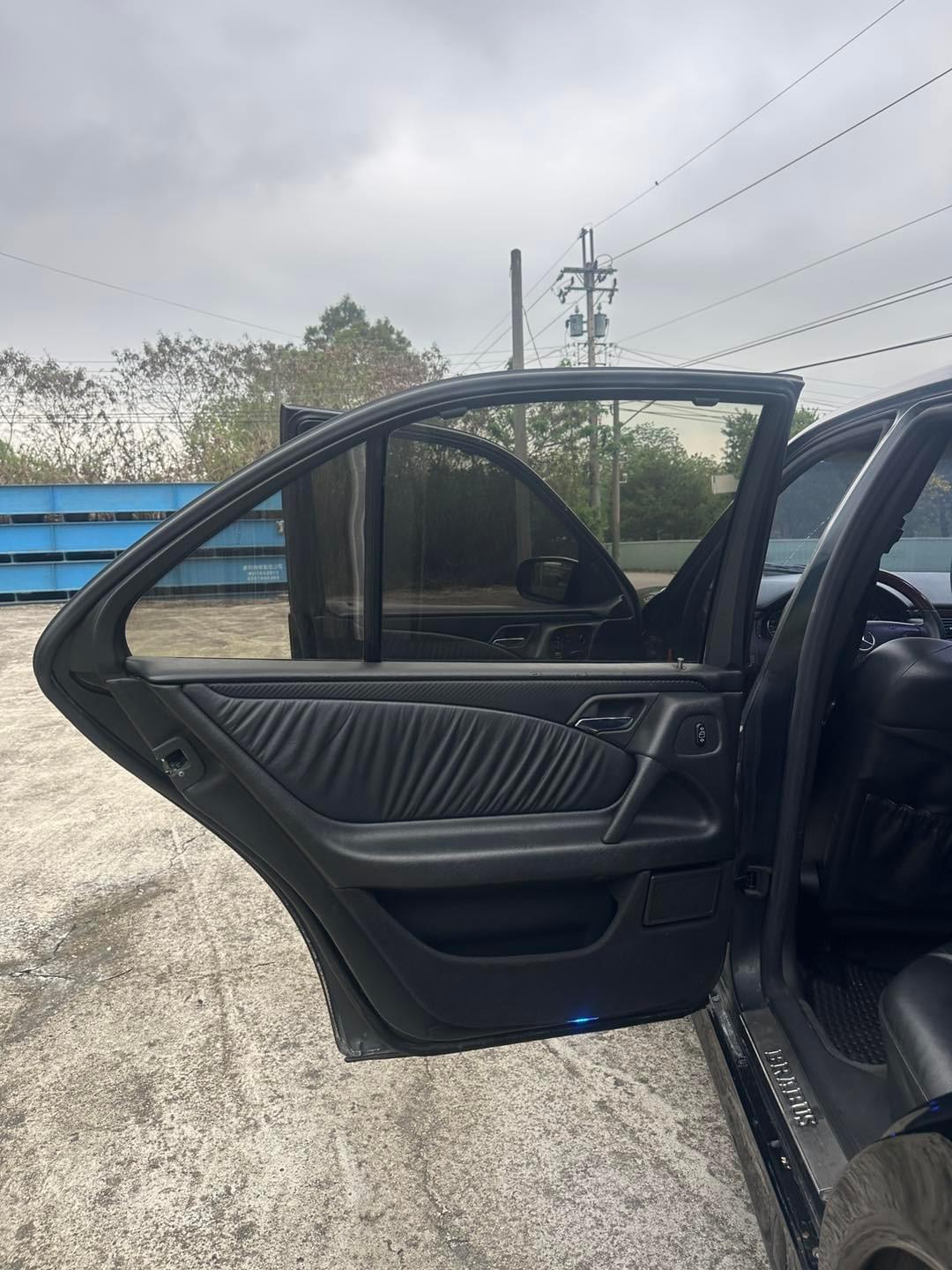 1998式 Mercedes-Benz E240 (W210)