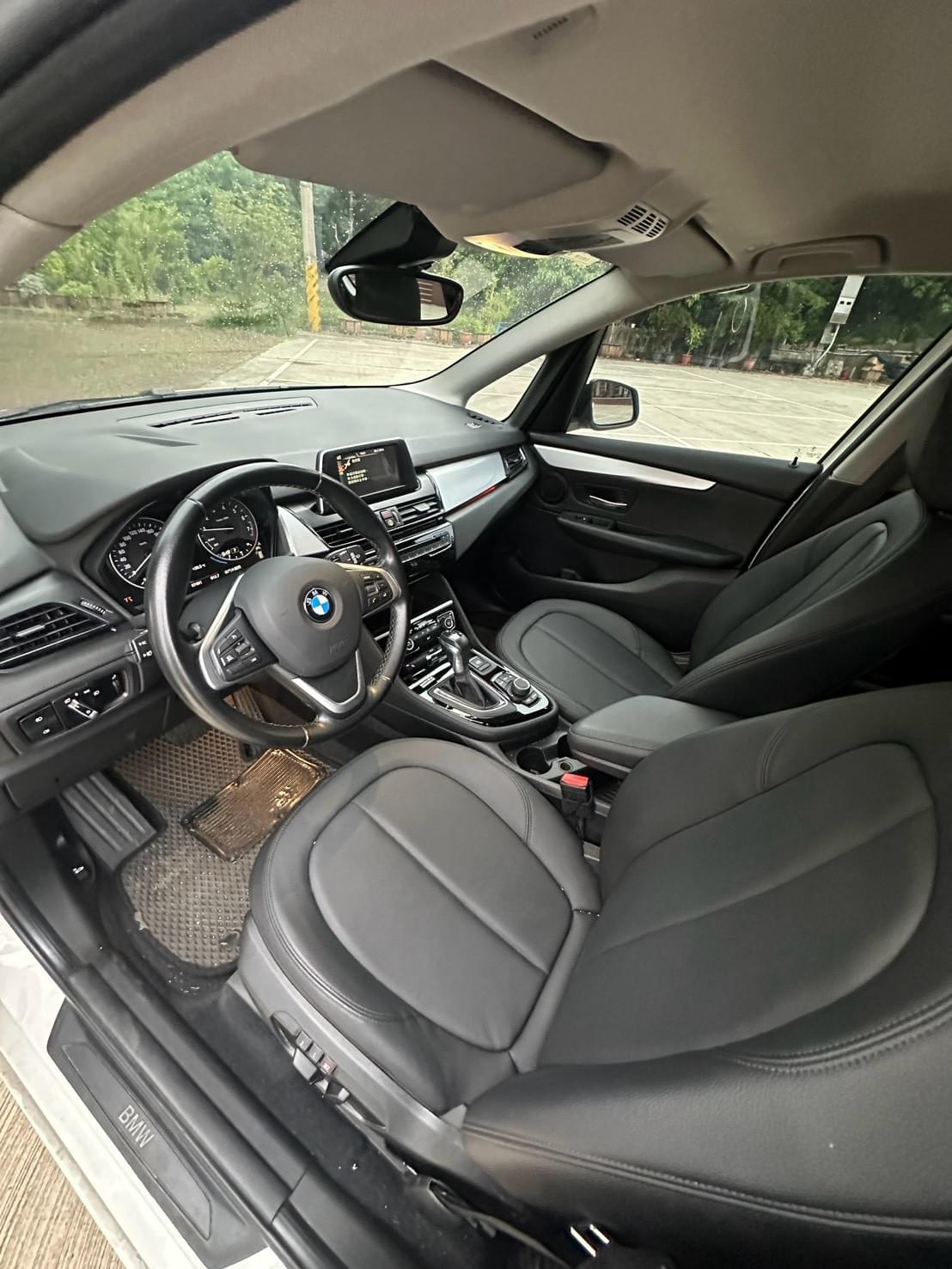 2018式 BMW 218i Active Tourer (F45)