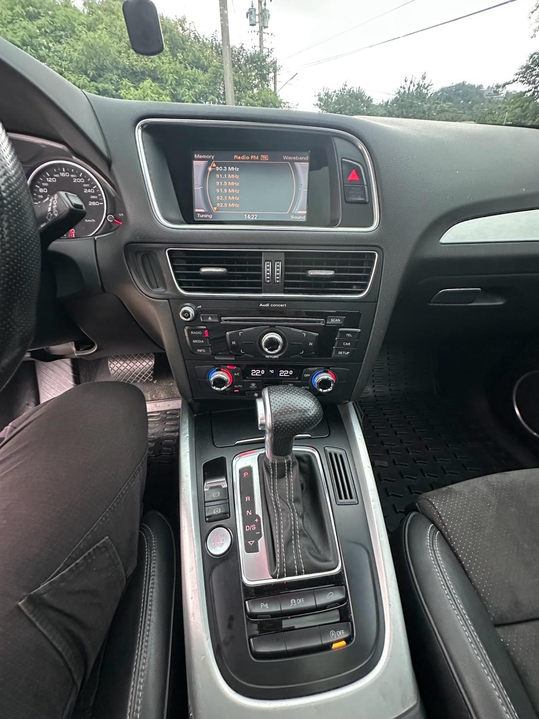 2016式 Audi Q5 40 TFSI quattro 8R
