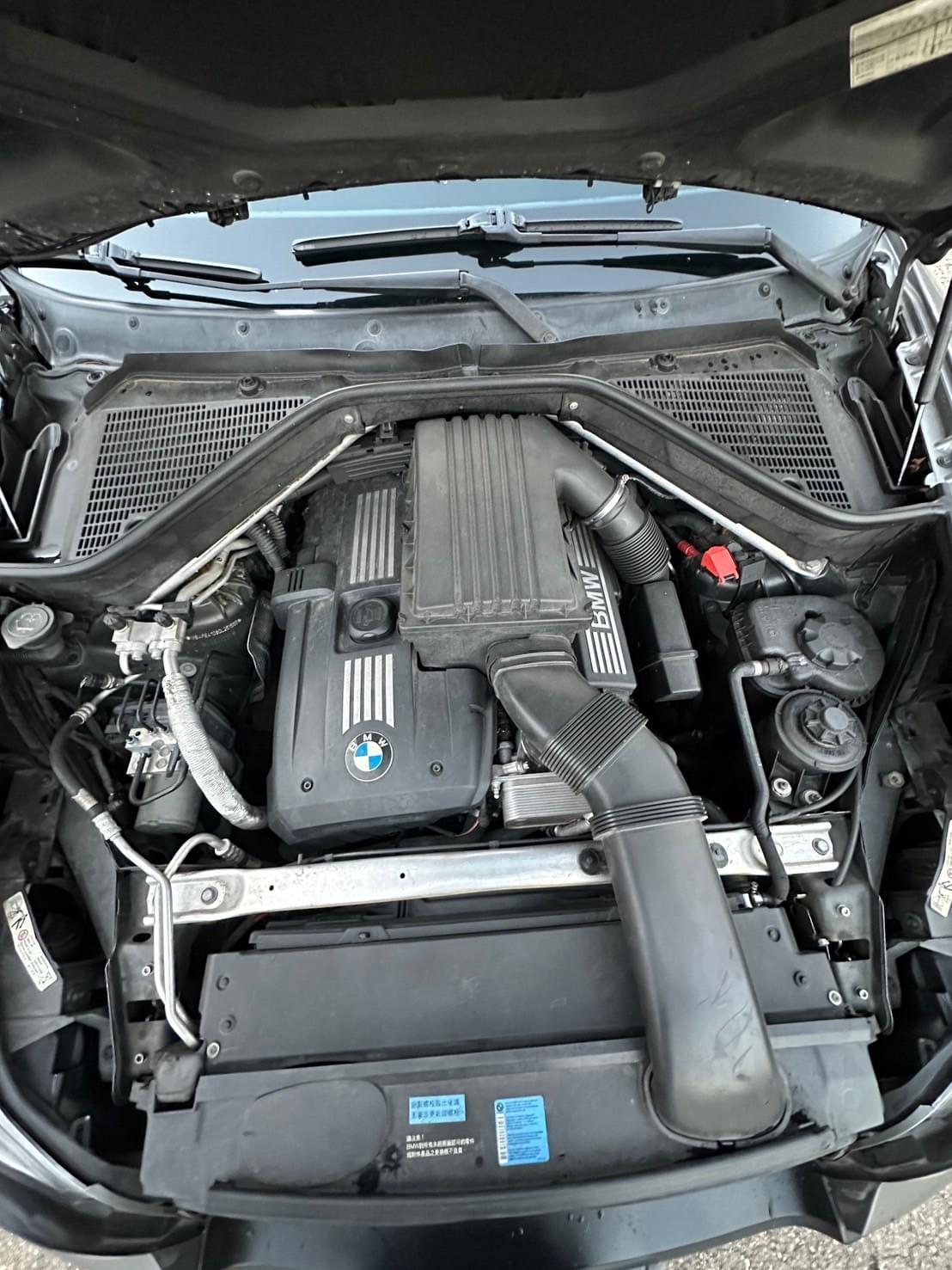 2010式 BMW X5 xDrive 30i