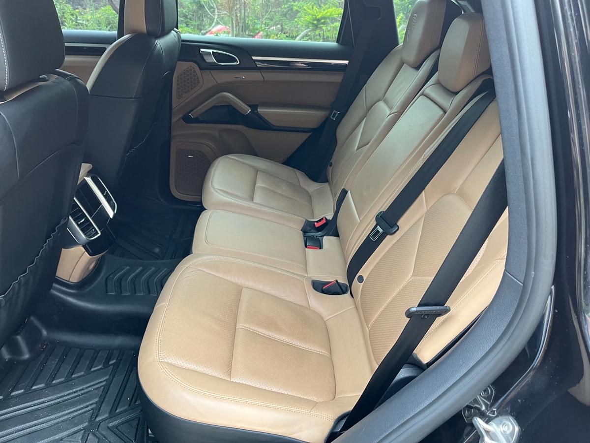 2014 Porsche Cayenne Diesel Platinum Edition