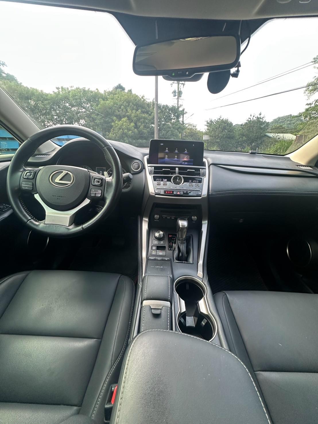 2020式  Lexus NX 200