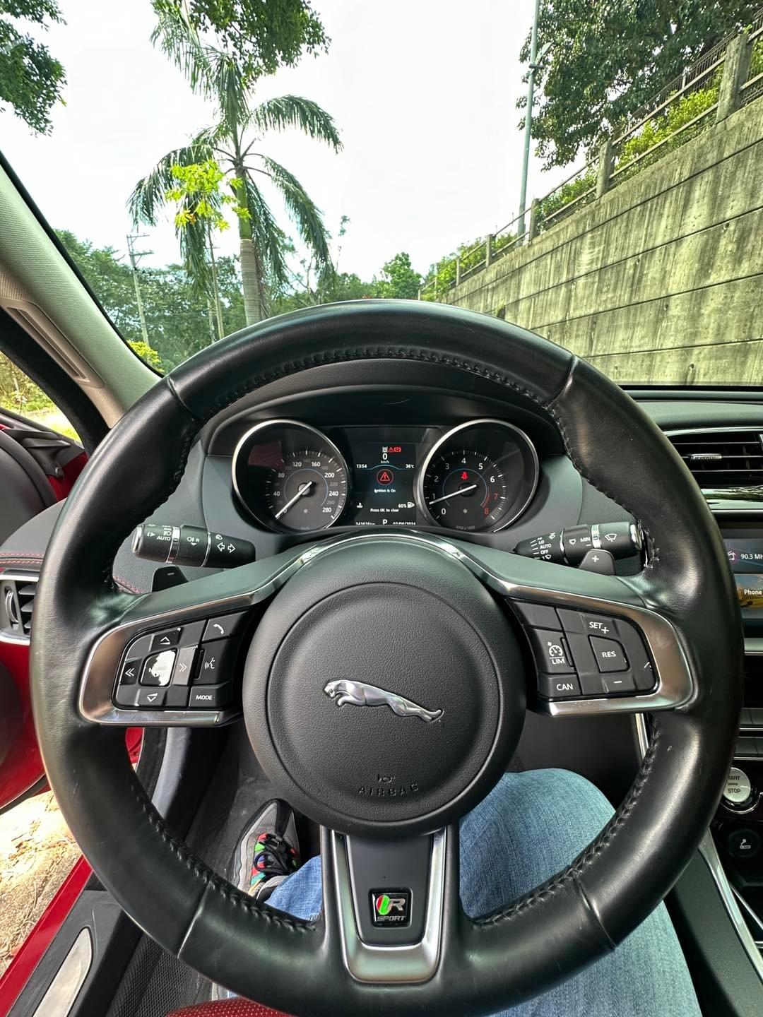 2016年出廠 JAGUAR XE R-SPORT 25t